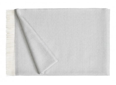 Christian Fischbacher Kuscheldecke Saint Tropez hellgrau